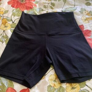 Lululemon athletic 8 aligns like new